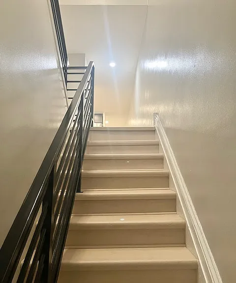 708 N Franklin St #3 — Photo 5