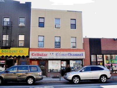 790 Grand St, Brooklyn, NY, 11211