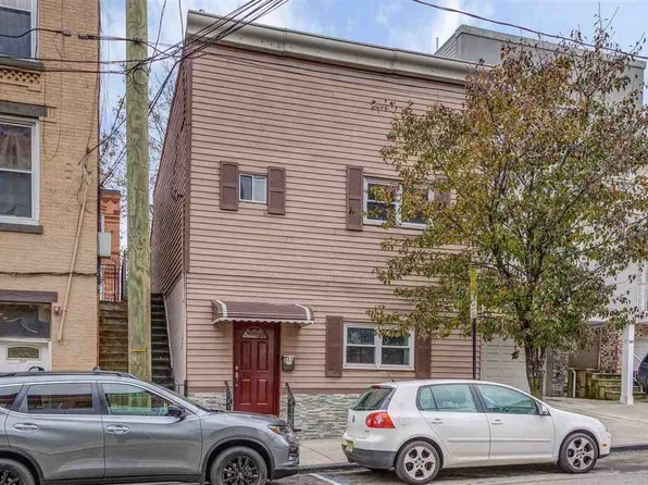 311 68th St, Guttenberg, NJ 07093