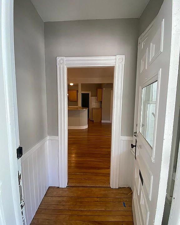 1st image of 175 Whitwell St #1