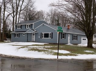 115 Evergreen Ln, Whitesboro, NY 13492