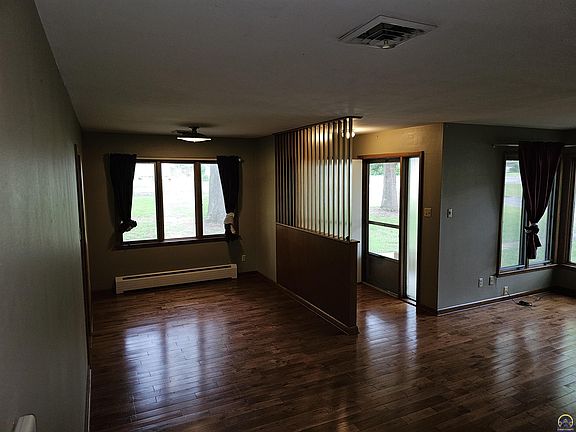 3rd image of 3205 NW Rochester Rd