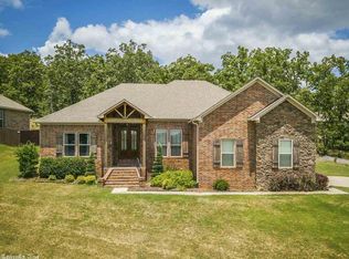 12 Basswood Ter, Maumelle, AR 72113