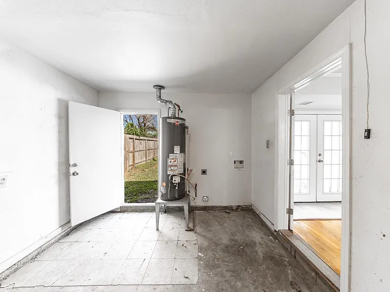 4710 Glenmont St — Photo 23