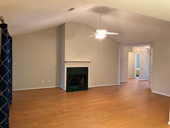 2nd image of 705 Bradford Ln