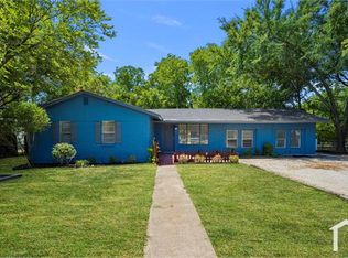 547 E Division St, Pilot Point, TX 76258