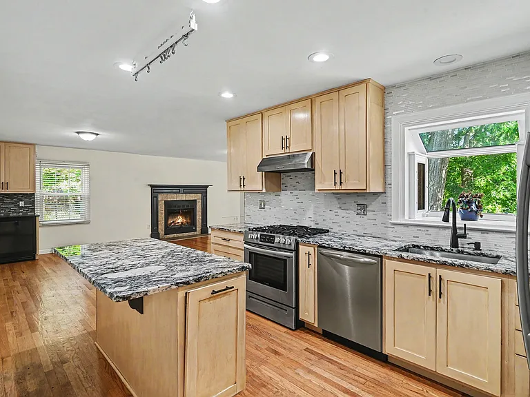 6951 Copperglow Ct — Photo 4
