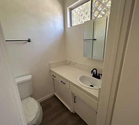 4th image of 904 W Huntington Dr APT 17