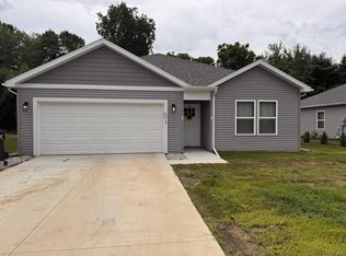 2019 Green Acres Dr, Adrian, MI 49221
