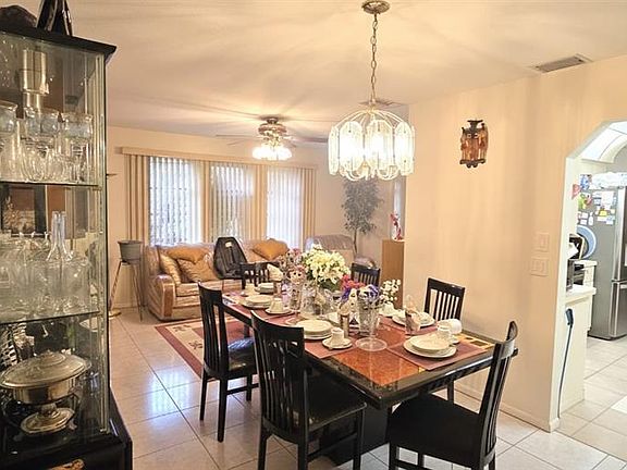 3rd image of 1043 Riggs St