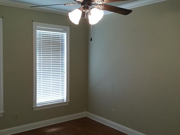 5th image of 813 E University Ave