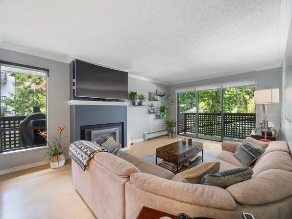 110 7th St #306, New Westminster, BC V3M 5W5