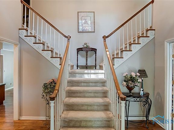 4th image of 2420 Foxwood Dr
