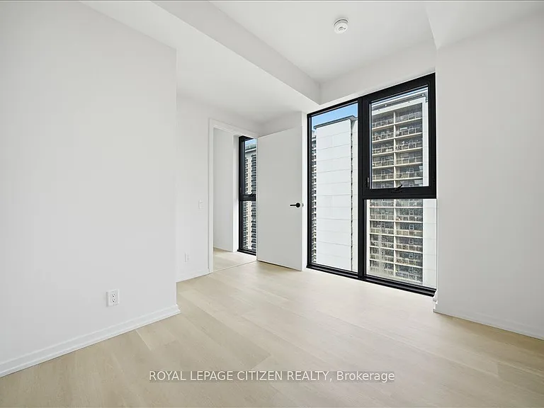 109 Erskine Ave #1502 — Photo 26