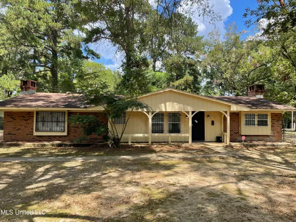 902 Pine Lake Dr, Jackson, MS 39206