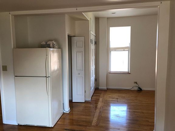 3rd image of 2882 S Quinn St #2