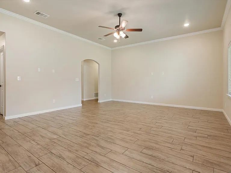 2618 Bolzano Trl — Photo 6