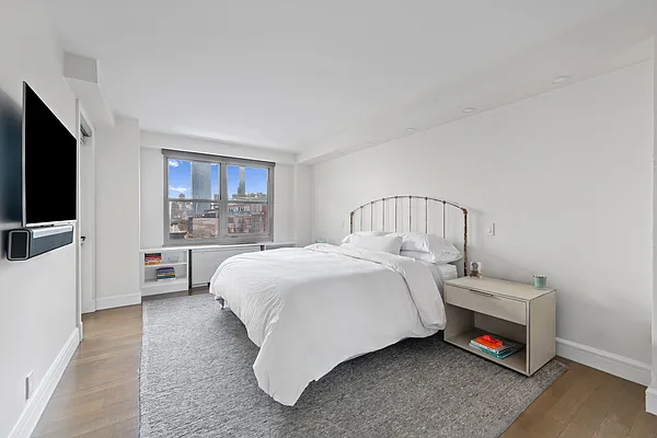 In My Room 363 East 76th Street #7C in Lenox Hill, Manhattan | StreetEasy