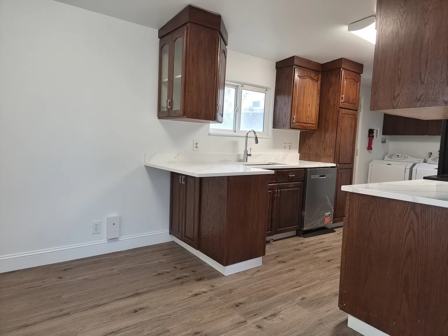 3 bed, 1100 sqft, $2,000 — Photo 3