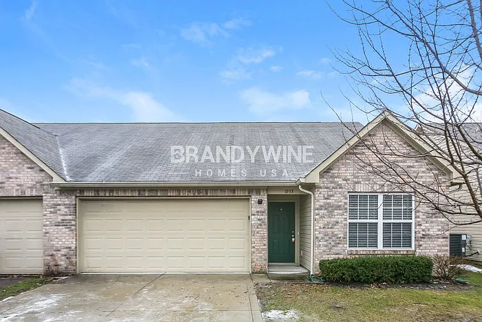 1933 Lisa Walk Dr — Photo 1