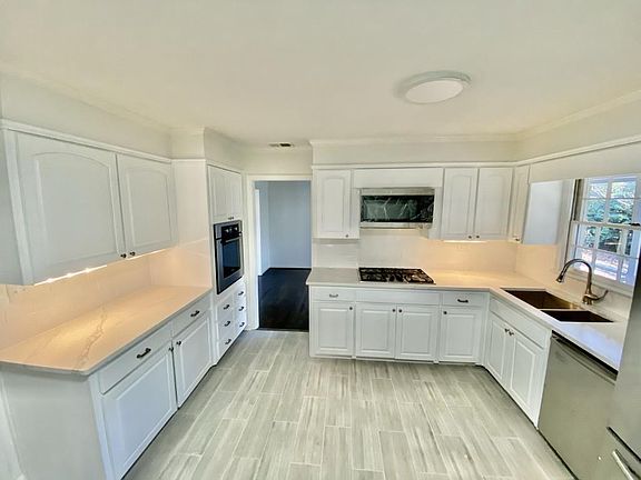 5th image of 2945 Umberland Dr