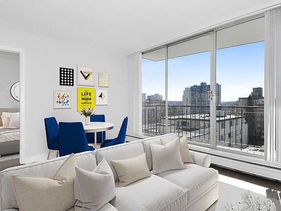 2nd image of 1414 Davie St #503