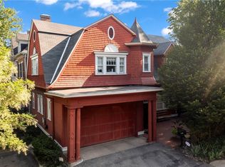 1521 Wightman St, Pittsburgh, PA 15217