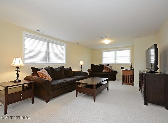 5th image of 126 N Elmwood Ave
