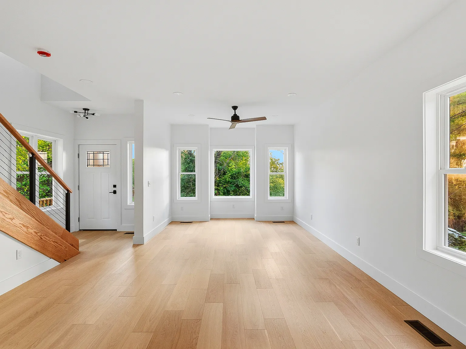 3 bed, 2.5 bath, 1807 sqft, $2,795 — Photo 3