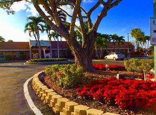 140 Lake Meryl Dr APT 235, Royal Palm Beach, FL 33411