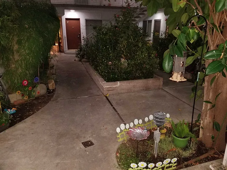 Comercio Ln — Photo 36
