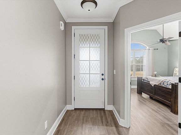 3rd image of 204 Zion Cove Ln