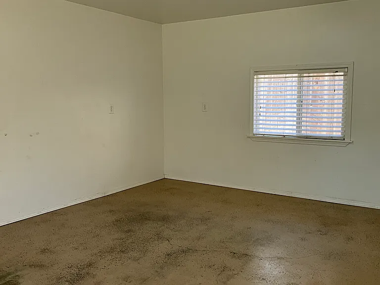 8940 Meadowspring Dr — Photo 17
