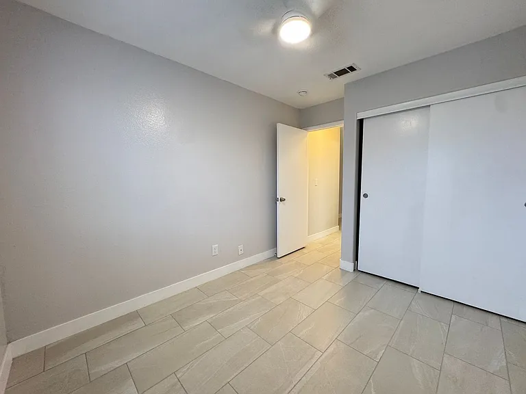 9180 Sparklewood Ct — Photo 6