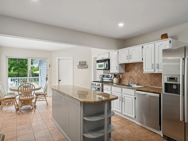 28 Dover Ave — Photo 10