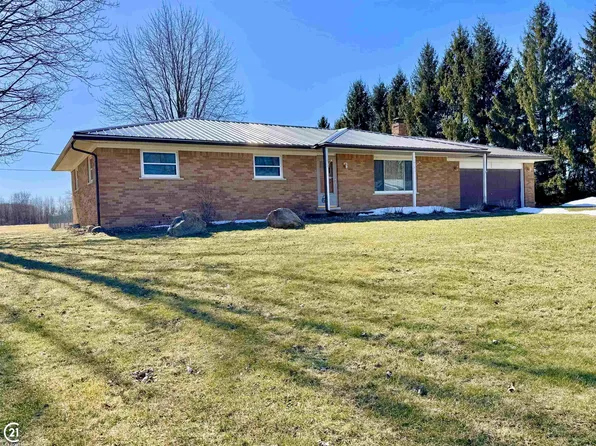 15250 34 Mile Rd, Armada, MI 48005