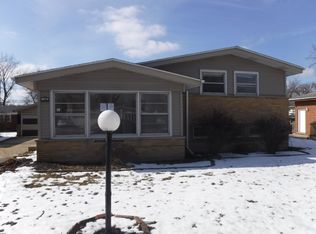 140 Doris Ln, Chicago Heights, IL