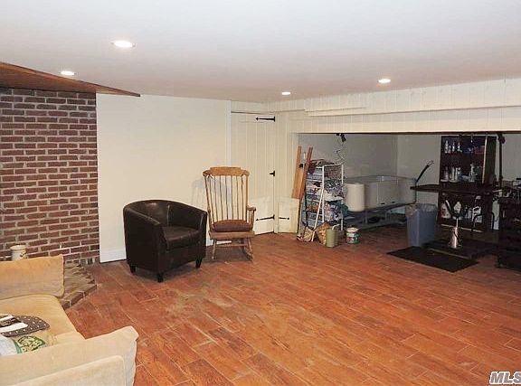5th image of 135 Baisley Ave