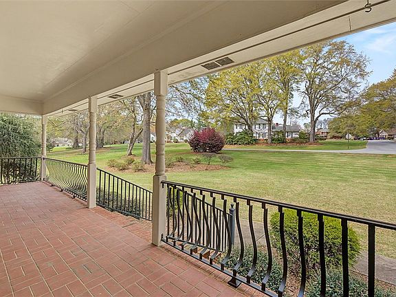 5th image of 105 Hamilton Dr