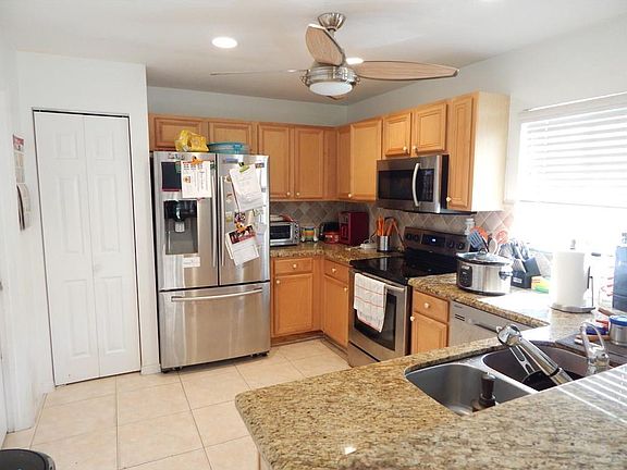 3rd image of 4649 SW 12th St