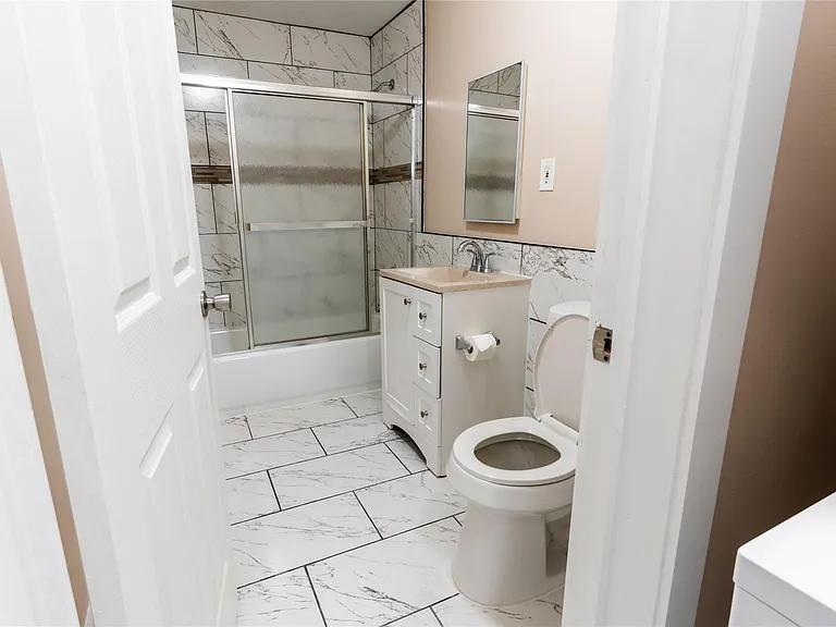 307 N Live Oak St #2 — Photo 12