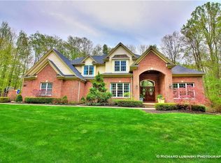 775 Meadowbrook Dr, Aurora, OH 44202