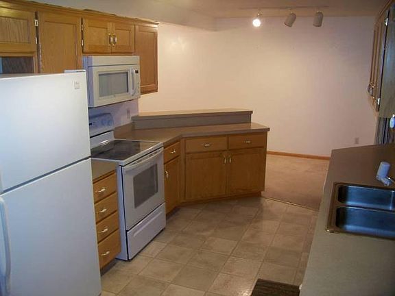 4th image of 15276 Fluorine St NW