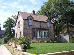 208 9th Ave, La Grange, IL 60525
