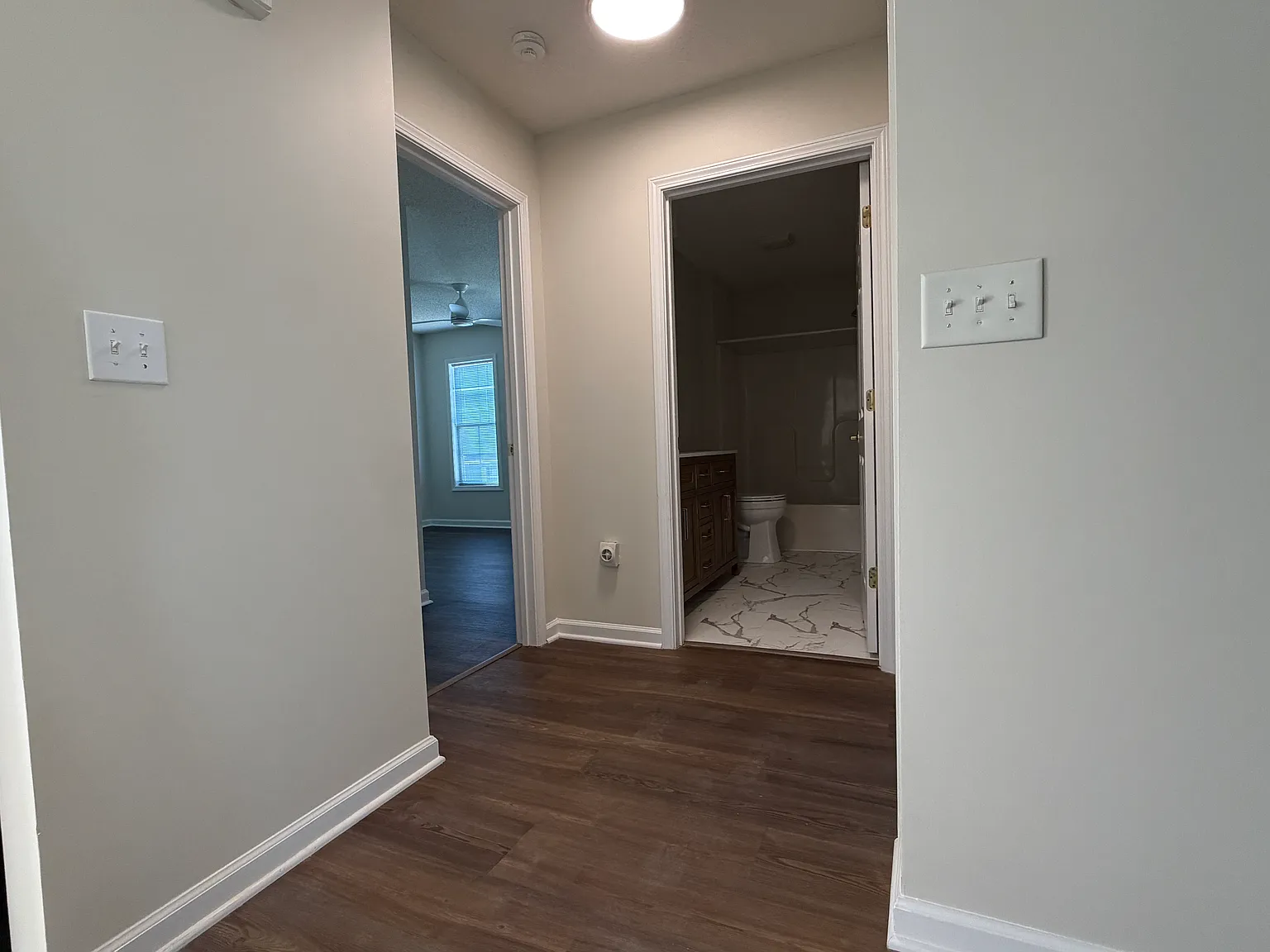 3 bed, 1381 sqft, $2,100 — Photo 2