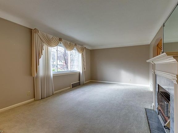 3rd image of 4843 Edsal Dr