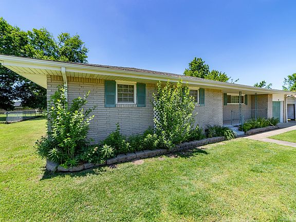 2nd image of 180 Granada Dr