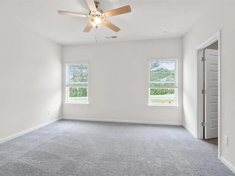 265 Dupont Dr — Photo 8
