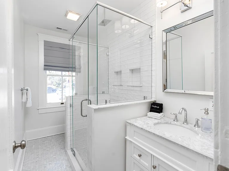 175 Madison Ln — Photo 16