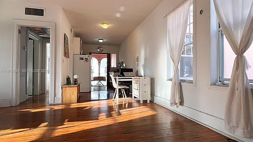 756 Meridian Ave #10 Photo 1